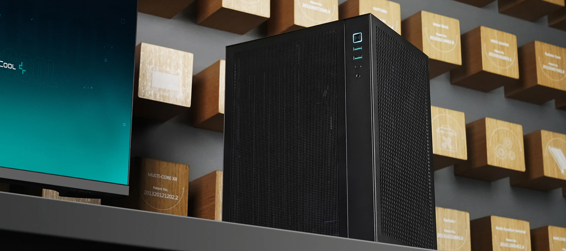 Vỏ Case DeepCool CH170 Digital WH