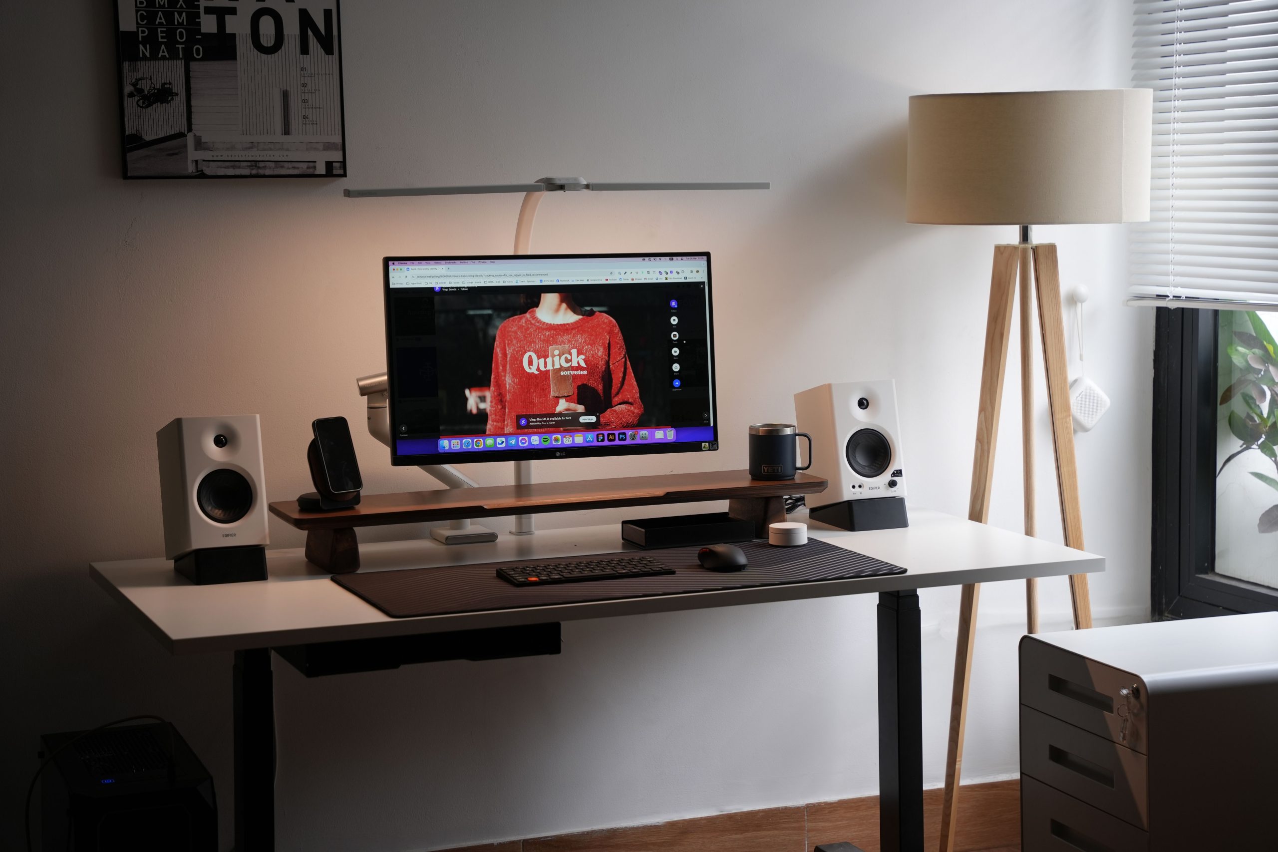 Đèn bàn LED HyperWork Luna DL01