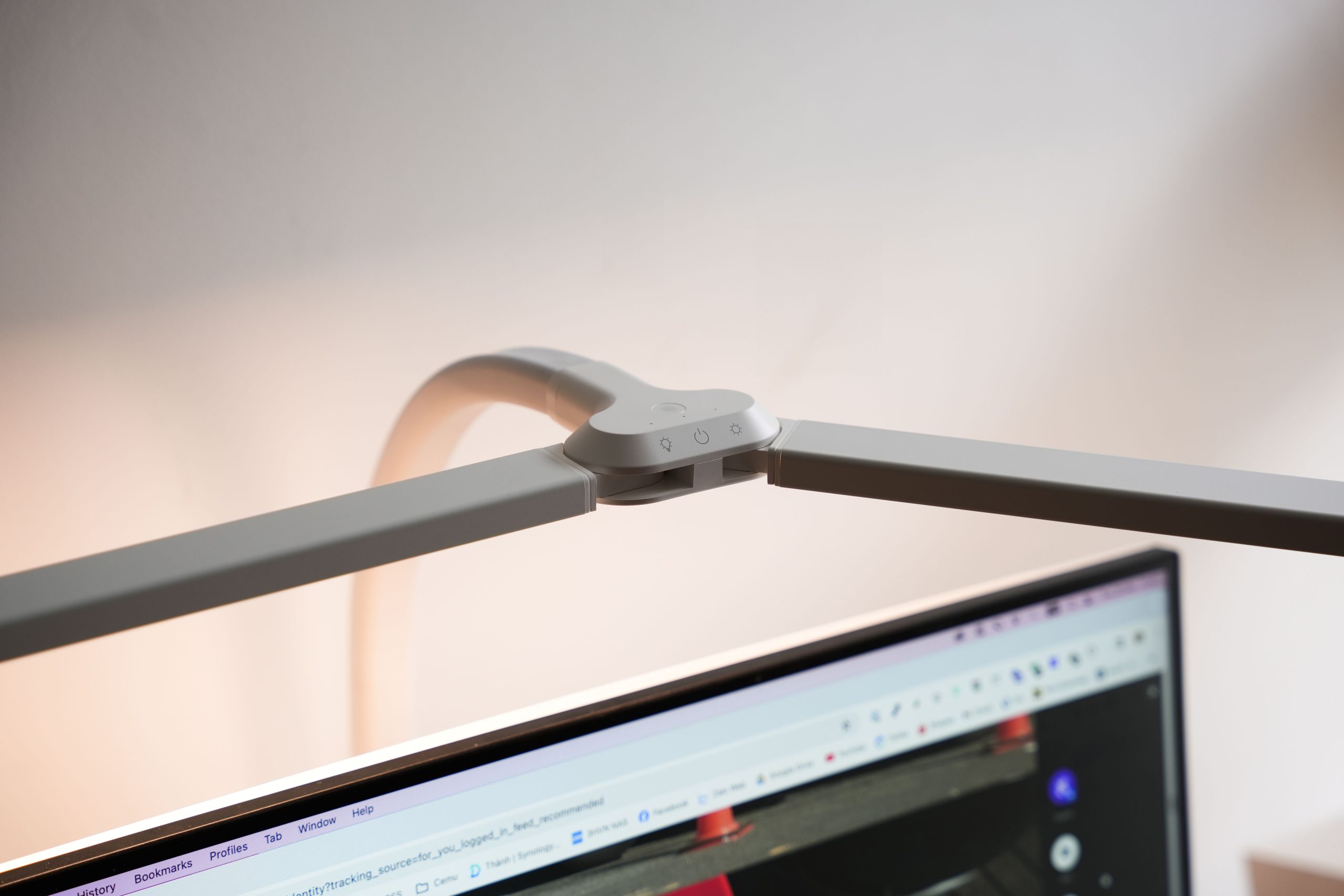 Đèn bàn LED HyperWork Luna DL01