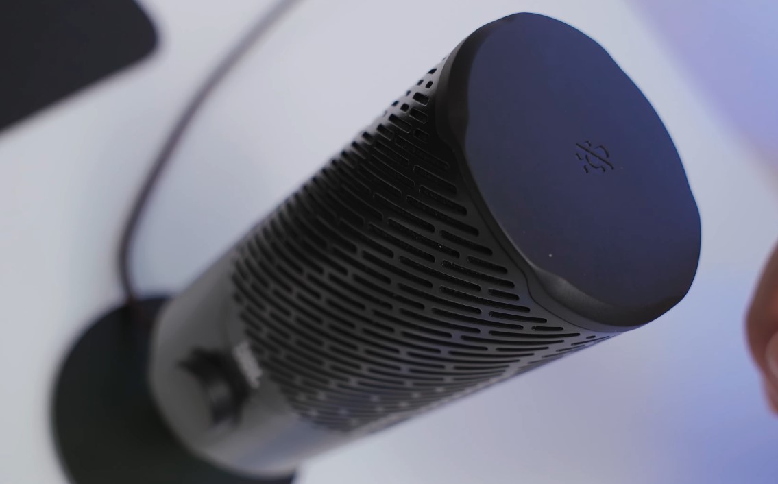 Thiết kế đen sang trọng, mạnh mẽ