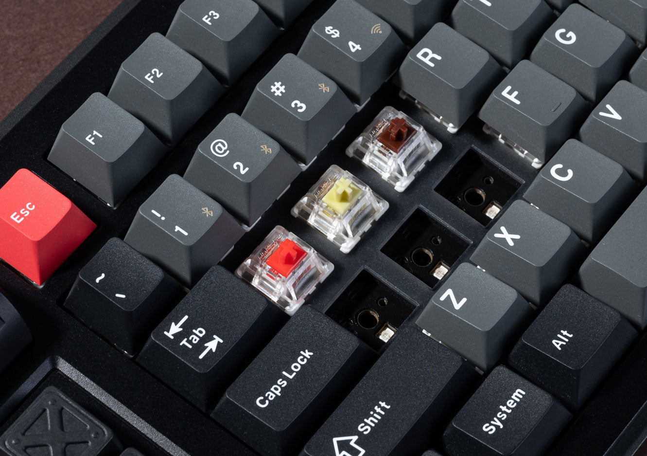 Bàn Phím Cơ Không Dây Keychron Lemokey L1-M3 Carbon Black RGB Hotswap (Gateron Brown Sw)