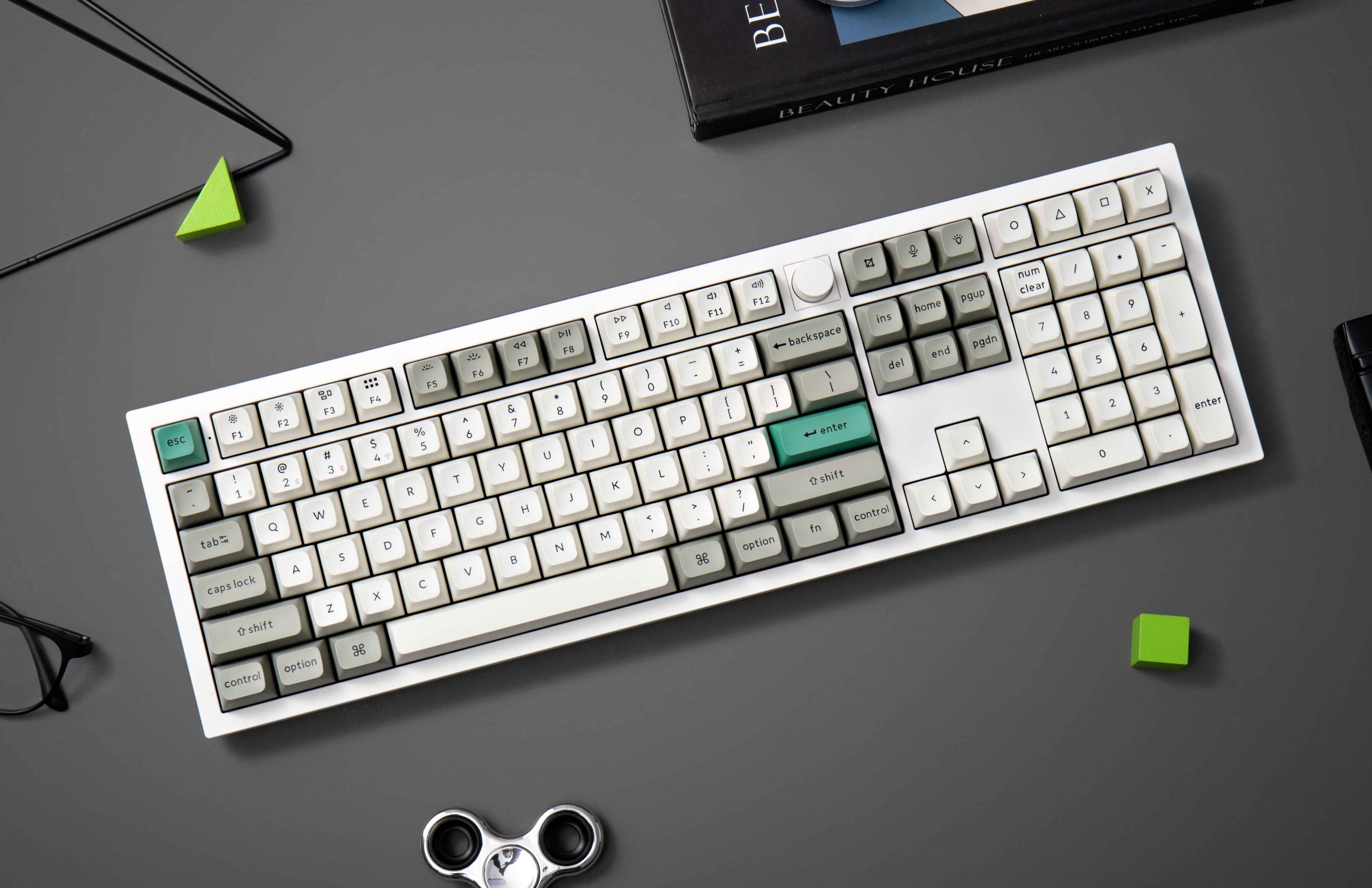 Bàn Phím Cơ Không Dây Keychron Q6 Max Shell White RGB Knob Hotswap (Gateron Sw)