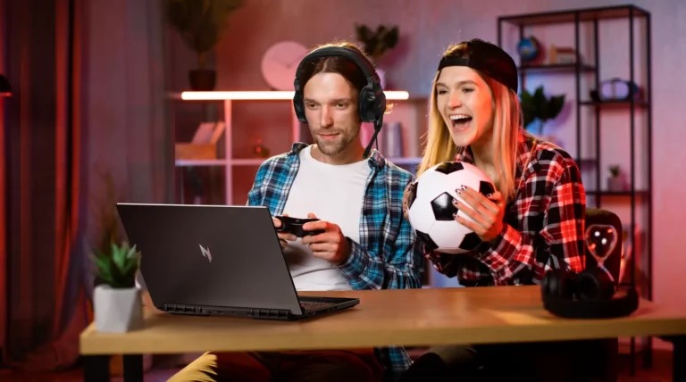 Laptop Acer Gaming Nitro V 16 ProPanel ANV16-41-R6ZY NH.QP2SV.002 (Ryzen 5-8645HS | 16GB | 512GB | RTX 3050 6GB | Win 11 Home)