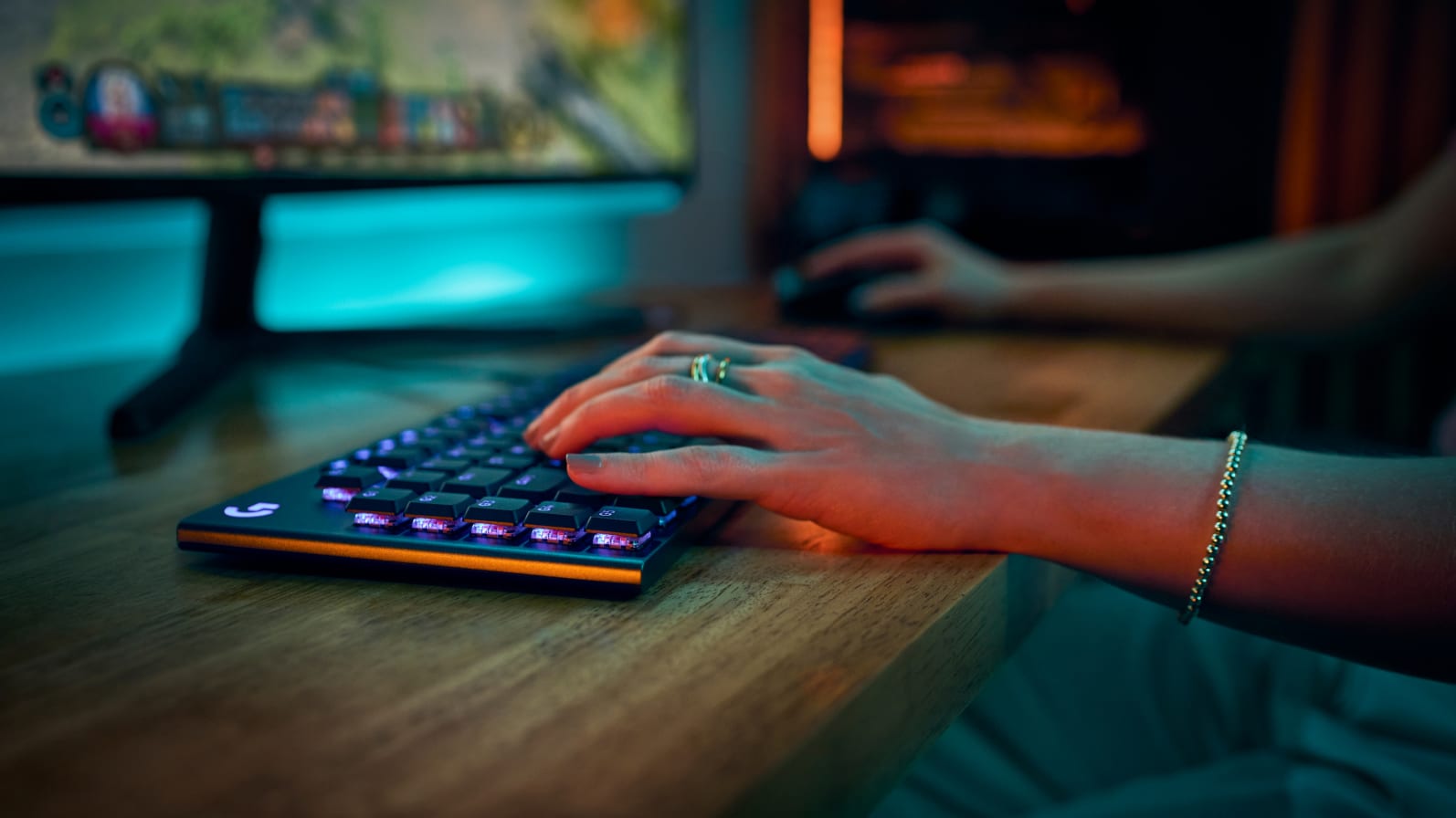 Bàn Phím Cơ Có Dây Gaming Logitech G915 X Wired RGB Fullsize Black