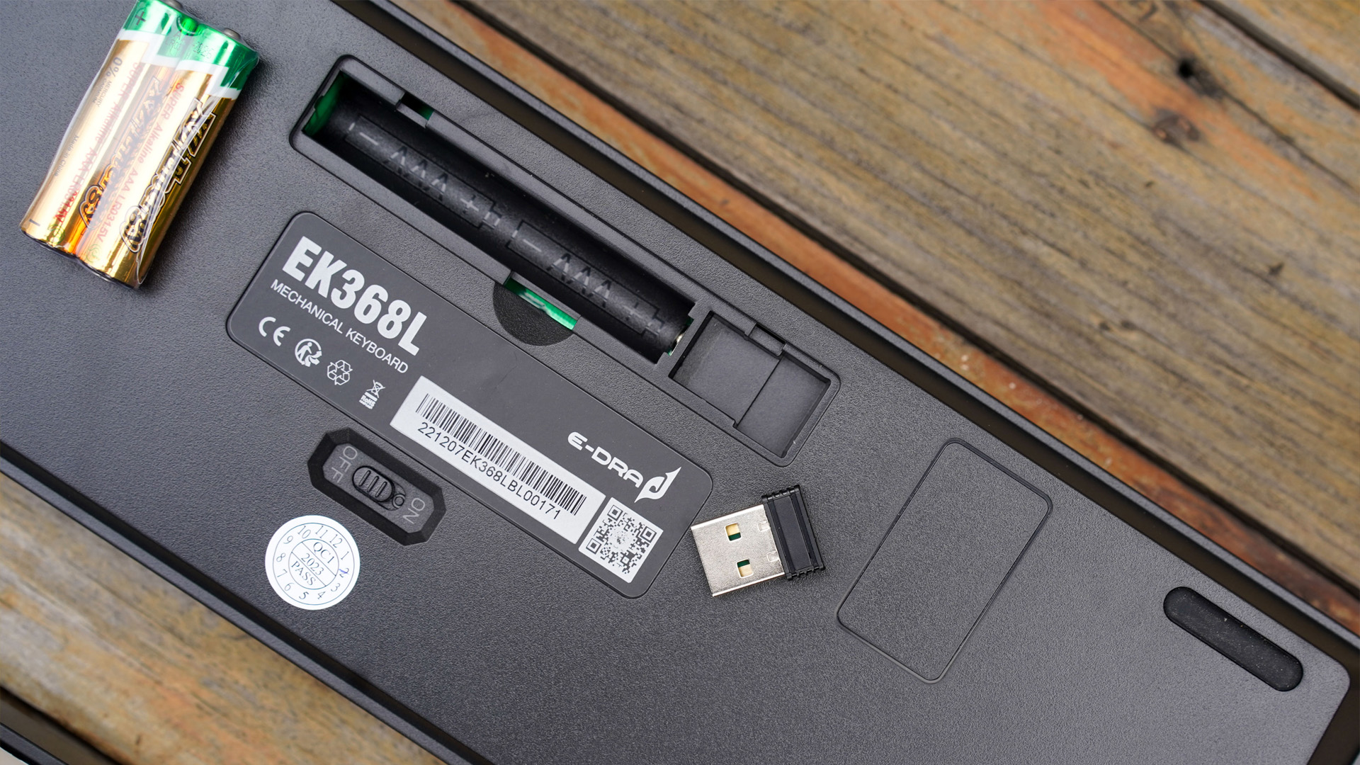 Bàn Phím Cơ Không Dây - E-Dra EK368L Dualmode - Beta