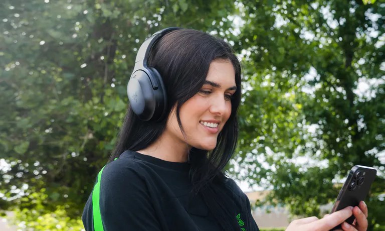 Tai nghe không dây chống ồn Razer Barracuda Pro