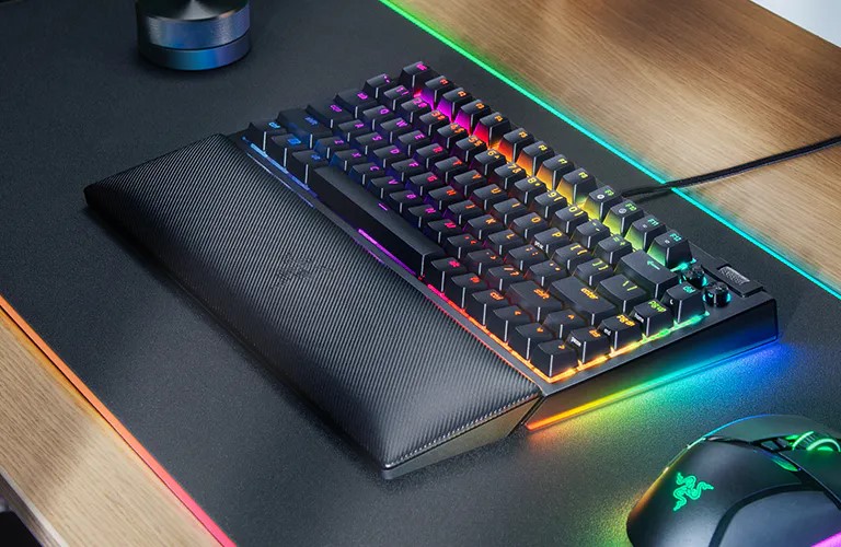Bàn phím Razer Blackwidow V4 75% Hot Swappable